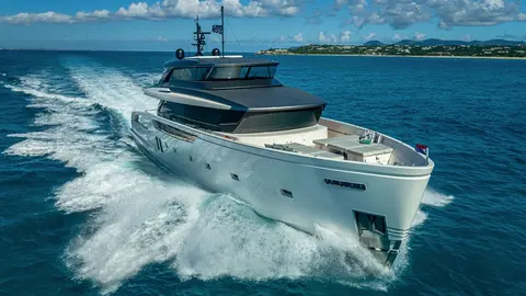 ON Time Yacht Charter, photograph 2
