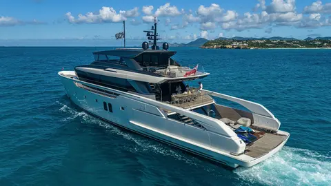 ON Time Yacht Charter, photograph 4