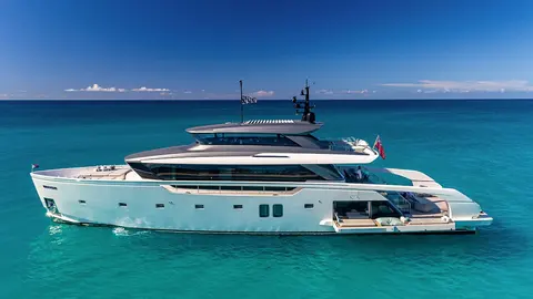 ON Time Yacht Charter, photograph 5