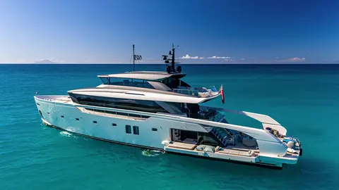 ON Time Yacht Charter, photograph 6