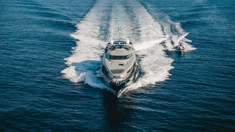 One Blue Yacht Charter, photograph 6
