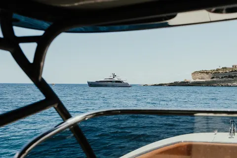 Penguins Yacht Charter, photograph 7