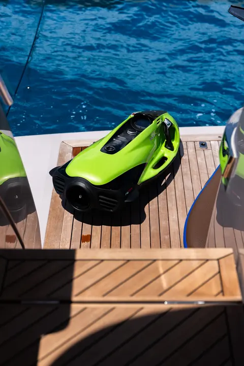 Penguins Yacht Charter, photograph 8