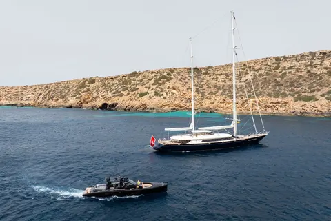 Perseus Yacht Charter, photograph 4