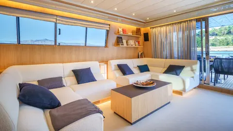 Phantom Yacht Charter, photograph 10