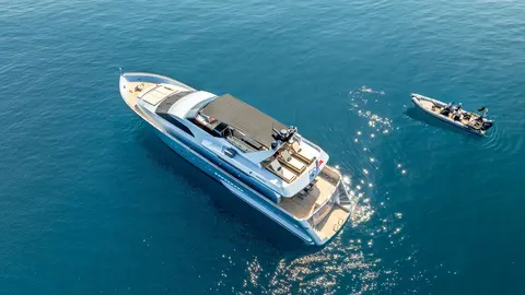 Phantom Yacht Charter, photograph 3