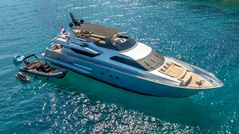 Phantom Yacht Charter, photograph 4