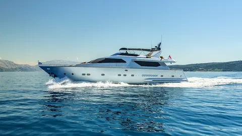 Phantom Yacht Charter, photograph 5