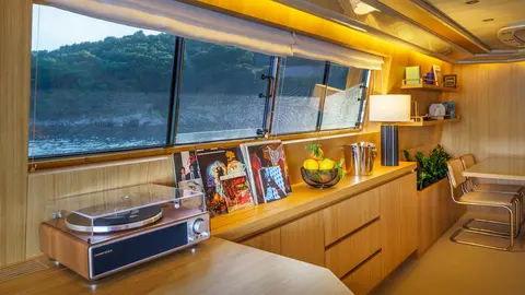 Phantom Yacht Charter, photograph 9