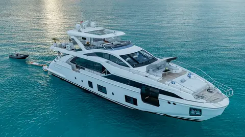 Pier Pressure Yacht Charter, photograph 2