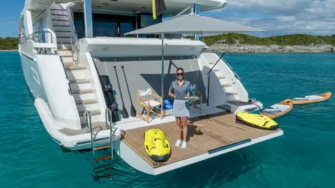 Pier Pressure Yacht Charter, photograph 7