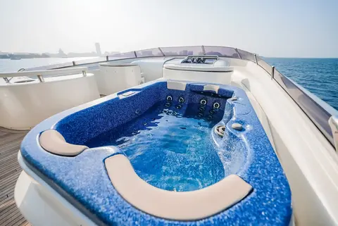 Plan B Yacht Charter in Dubai, photograph 11