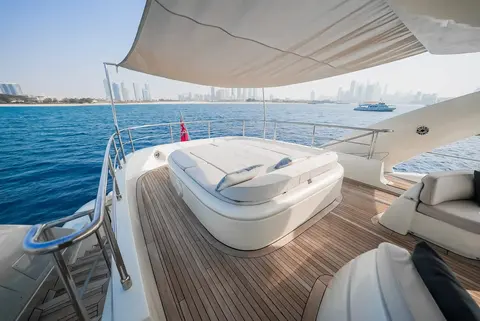 Plan B Yacht Charter in Dubai, photograph 12
