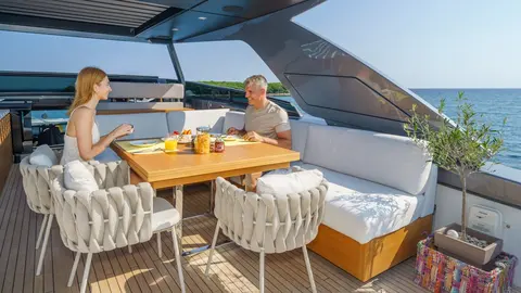 Primus Yacht Charter, photograph 10