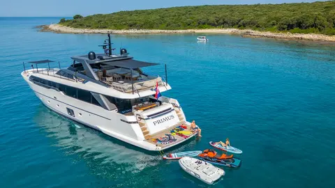 Primus Yacht Charter, photograph 6
