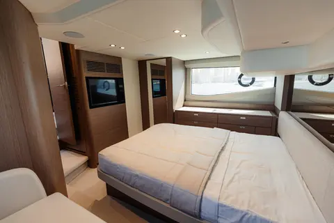 Princess F50 Yacht for Sale, photograph 10