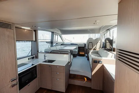 Princess F50 Yacht for Sale, photograph 4