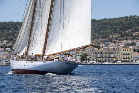 Puritan Yacht Charter, photograph 11