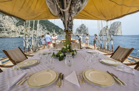 Puritan Yacht Charter, photograph 7