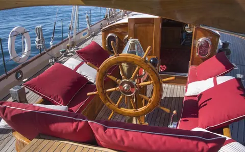 Puritan Yacht Charter, photograph 9