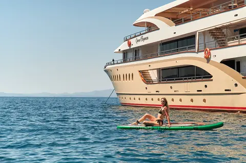 Queen Eleganza Yacht Charter, photograph 12