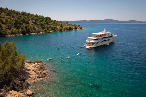 Queen Eleganza Yacht Charter, photograph 7