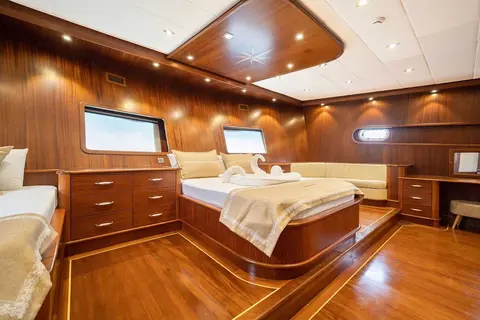 Questa Vita Yacht Charter, photograph 11
