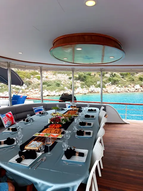 Questa Vita Yacht Charter, photograph 5