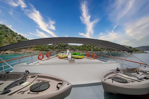 Questa Vita Yacht Charter, photograph 6