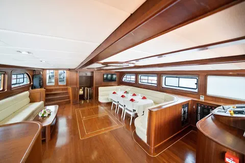 Questa Vita Yacht Charter, photograph 8