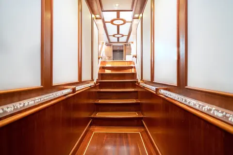 Questa Vita Yacht Charter, photograph 9