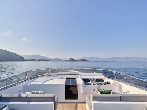 Ο΄νειrο Yacht Charter, photograph 12