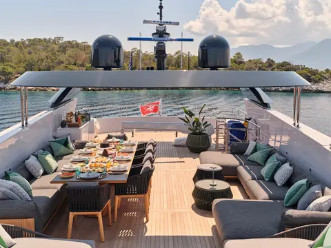 Ο΄νειrο Yacht Charter, photograph 8