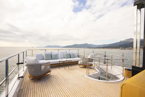 Rare Gem Yacht Charter, photograph 10