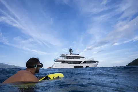 Rare Gem Yacht Charter, photograph 3