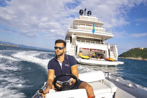 Rare Gem Yacht Charter, photograph 6