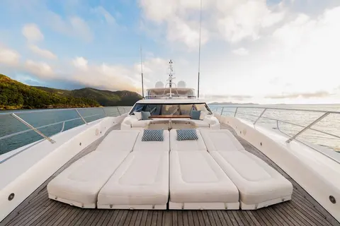 Rascal Yacht Charter, photograph 12