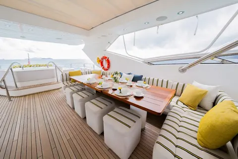 Rascal Yacht Charter, photograph 7