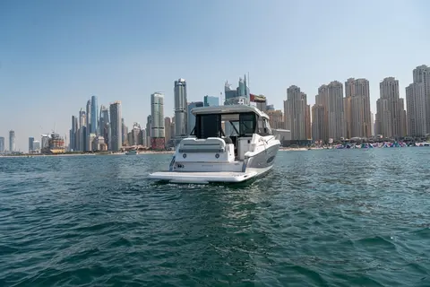 Regal 36 Grande Coupe Yacht for Sale, photograph 4