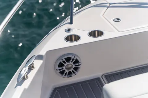 Regal 36 Grande Coupe Yacht for Sale, photograph 6