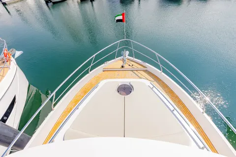 Reno Yacht Charter in Dubai, photograph 11