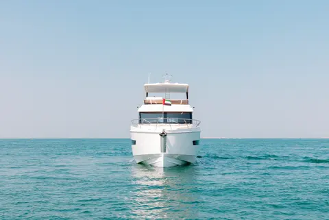 Reno Yacht Charter in Dubai, photograph 4