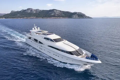 Rini Yacht Charter, photograph 10