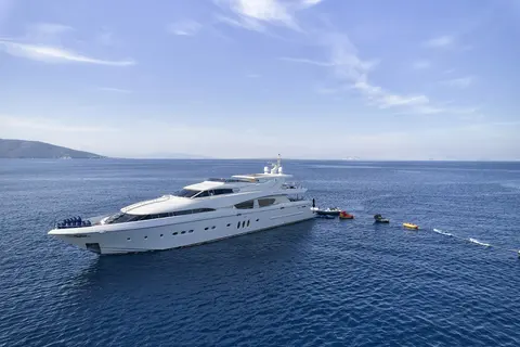Rini Yacht Charter, photograph 2