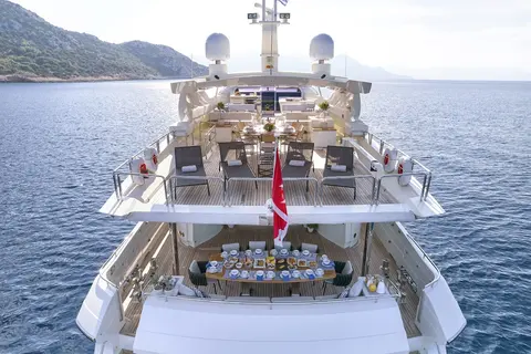 Rini Yacht Charter, photograph 4
