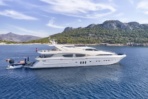 Rini Yacht Charter, photograph 6