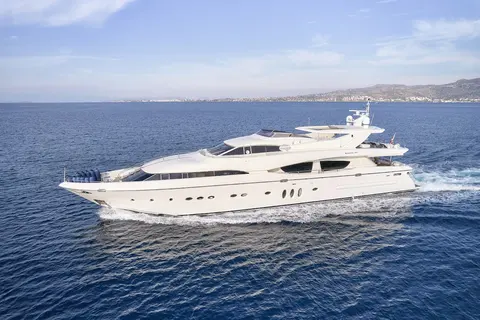 Rini Yacht Charter, photograph 9
