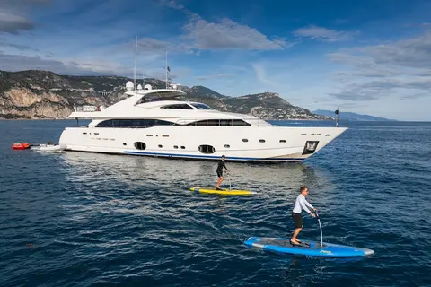 Robusto Yacht Charter, photograph 11