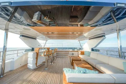 Rocket One Yacht Charter, photograph 12