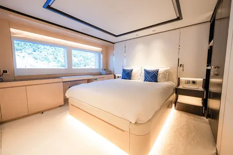 Rocket One Yacht Charter, photograph 2